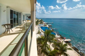 Perfectly Located Oceanfront Condo Close to Town, Great Rates Cantil 5CN
